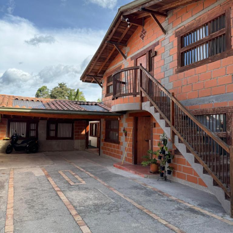 Next to the airport - cute home - Casa - 4