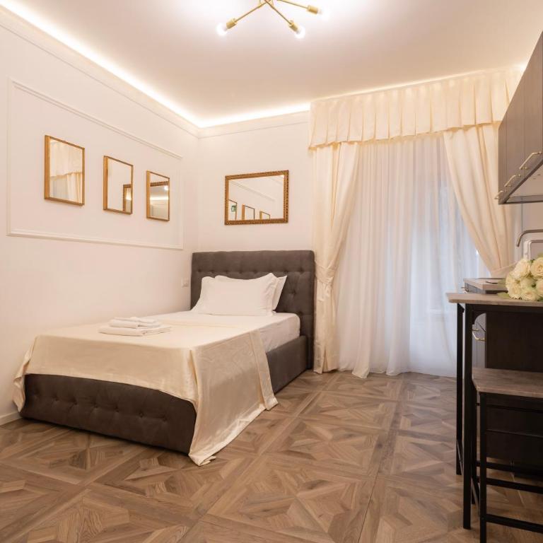 La camera degli Specchi Piazza Unità D'Italia - Single Room - 4