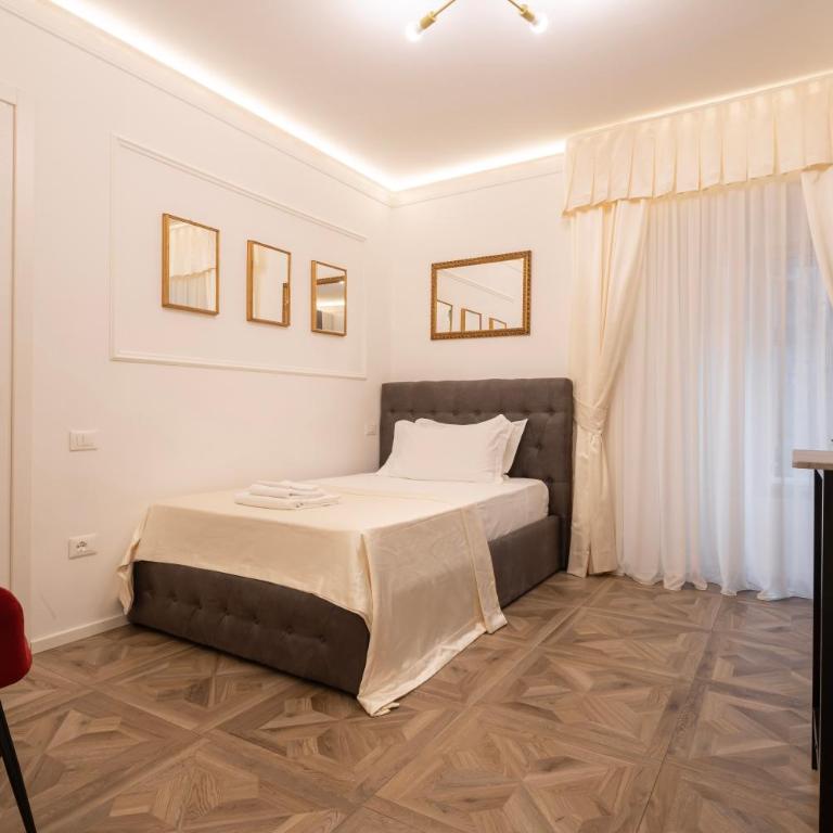 La camera degli Specchi Piazza Unità D'Italia - Single Room - 3
