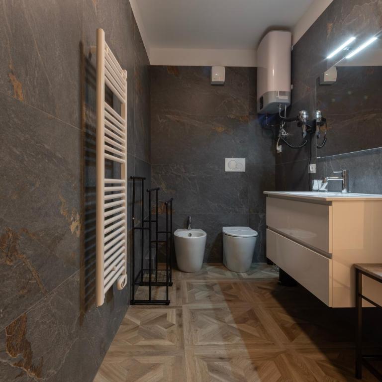 La camera degli Specchi Piazza Unità D'Italia - Single Room - 8
