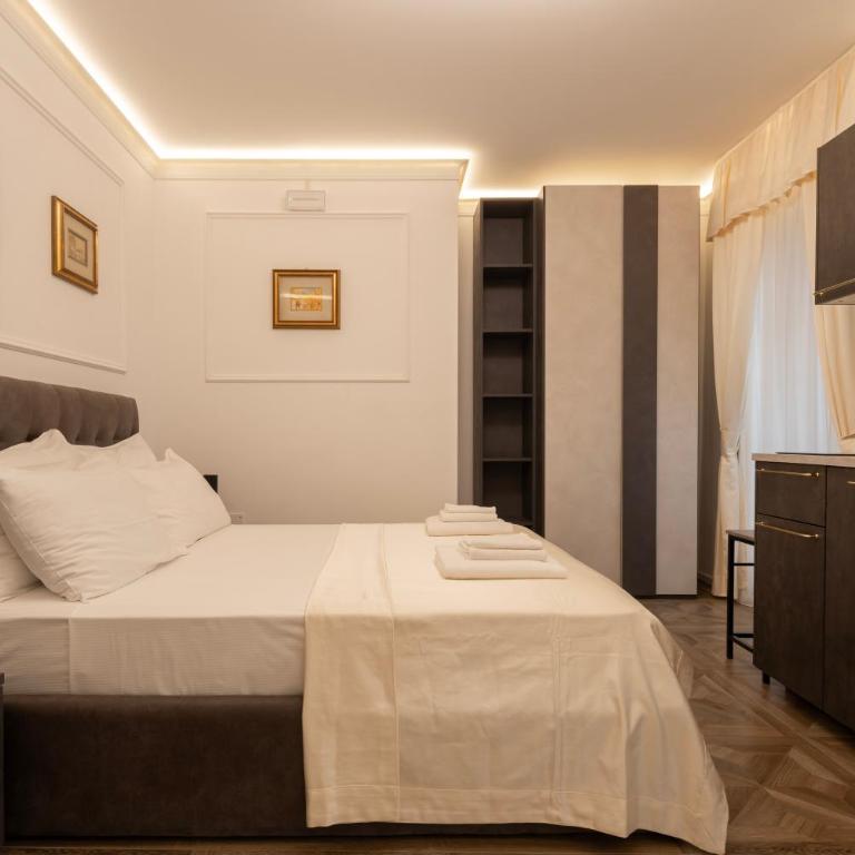La camera degli Specchi Piazza Unità D'Italia - Double Room - 1