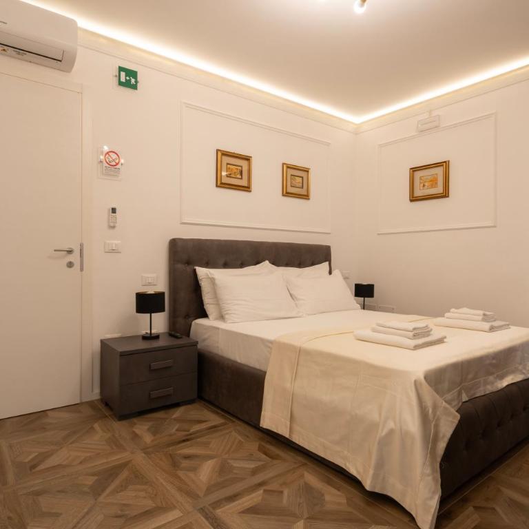 La camera degli Specchi Piazza Unità D'Italia - Double Room - 2