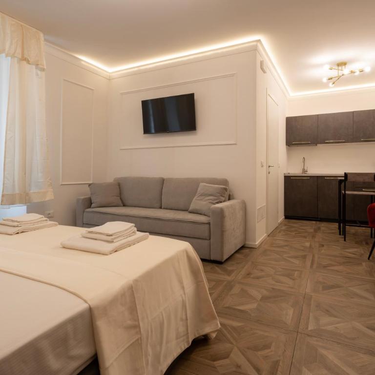 La camera degli Specchi Piazza Unità D'Italia - Deluxe Family Suite - 10
