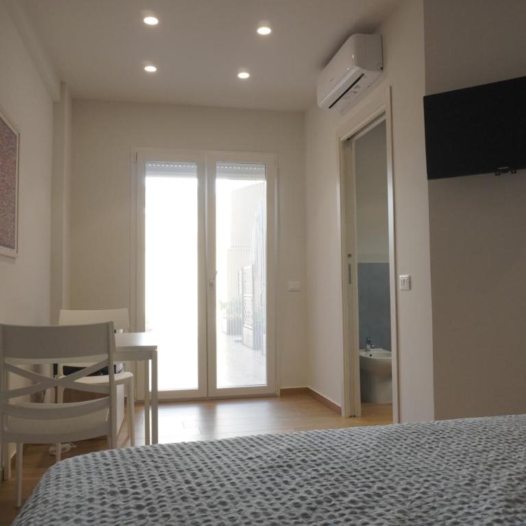 Le Stanze del Massimo - Double Room with Private Bathroom - 11