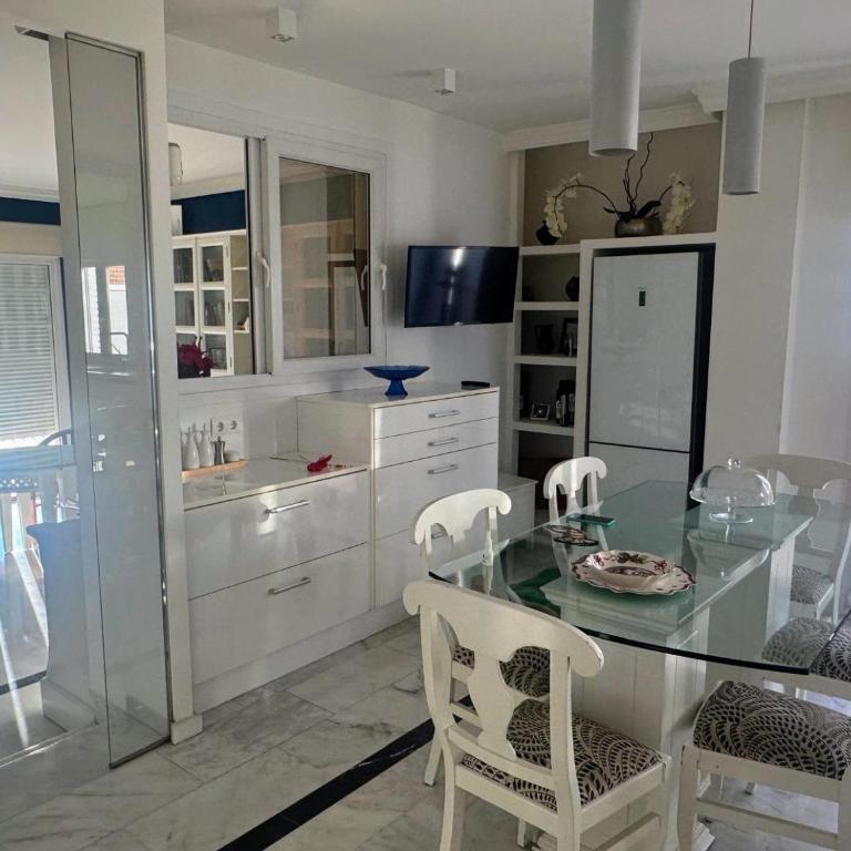 House with sea views and swimming pool - Villa - 14