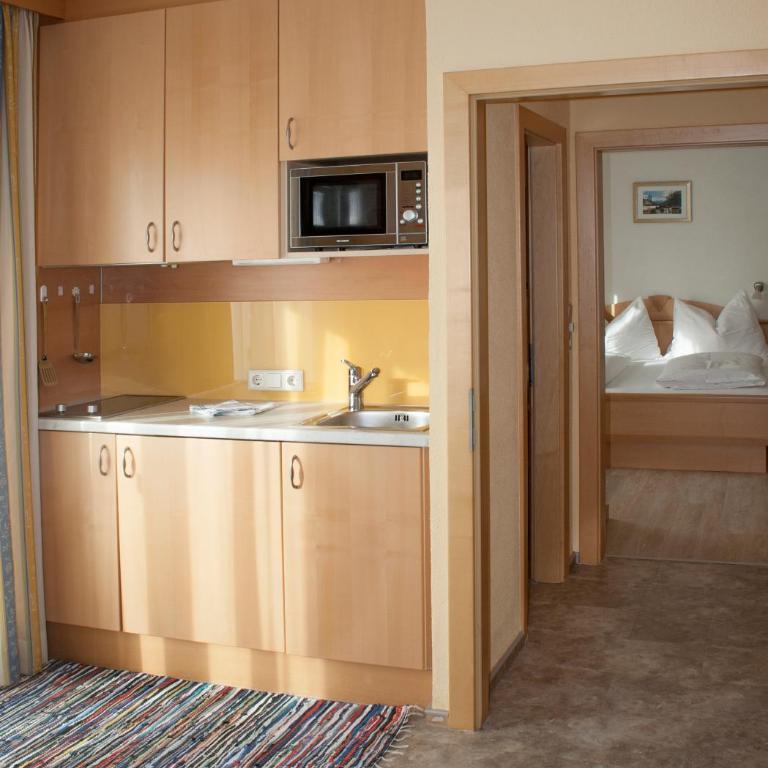 Appartement Schaubensteiner - Apartment mit 1 Schlafzimmer, Balkon und Bergblick - 3