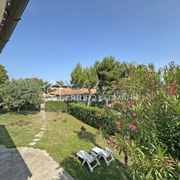 244 - Villa singola quadrilocale al Taunus con aria condizionata, ampio giardino e garage - SPIAGGIA INCLUSA - Villa con Vista Giardino - 1
