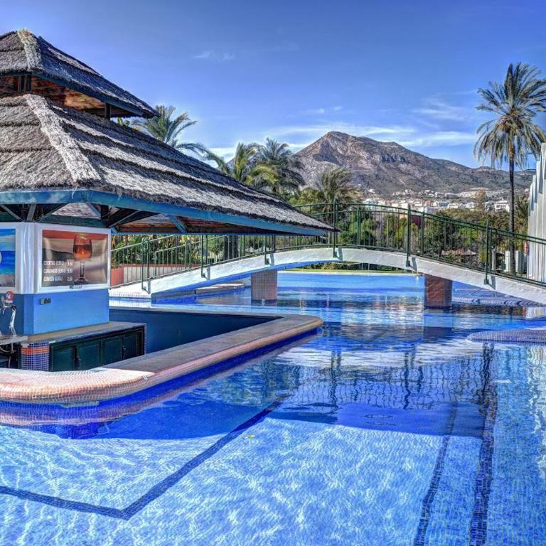 Pool View Apartment in Benalbeach - Apartamento con vistas a las montañas - 30