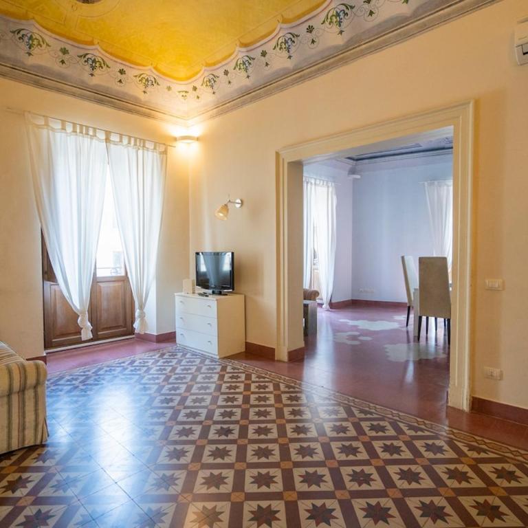 Historic Apartment Piazza Teatro - Appartamento con 1 Camera da Letto - 1