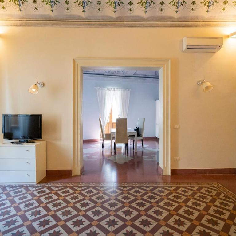 Historic Apartment Piazza Teatro - Appartamento con 1 Camera da Letto - 11