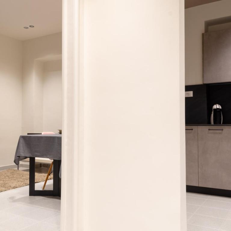 Bertola 17, centrale, stazione by HAPPYHOSTORINO - One-Bedroom Apartment - 6