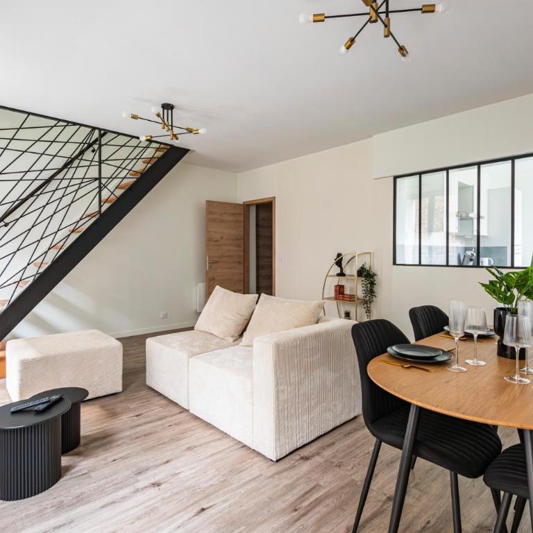 L'Étape - Center - Cathedral - Two-Bedroom Apartment - 17