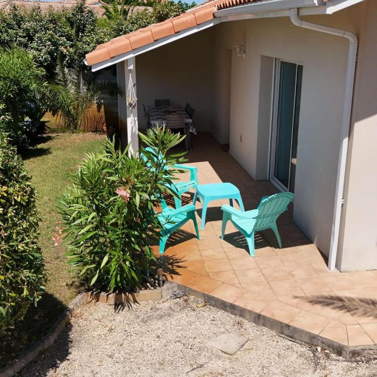Villa ensoleillée avec terrasse près de la plage - FR-1-831-11 - Villa - 21