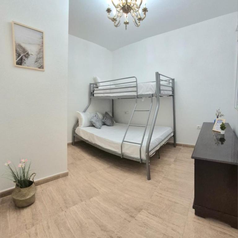 Apartment with two bedrooms, and spacious balcony - Apartamento de 2 dormitorios - 7