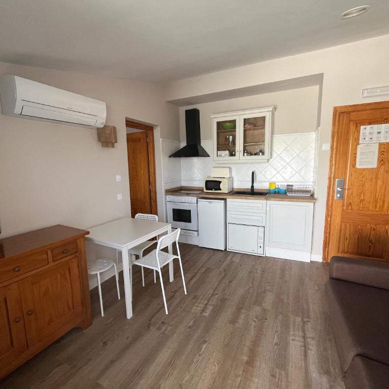 Aparthotel Bahia Pinosol - Apartamento de 1 dormitorio con terraza - 4