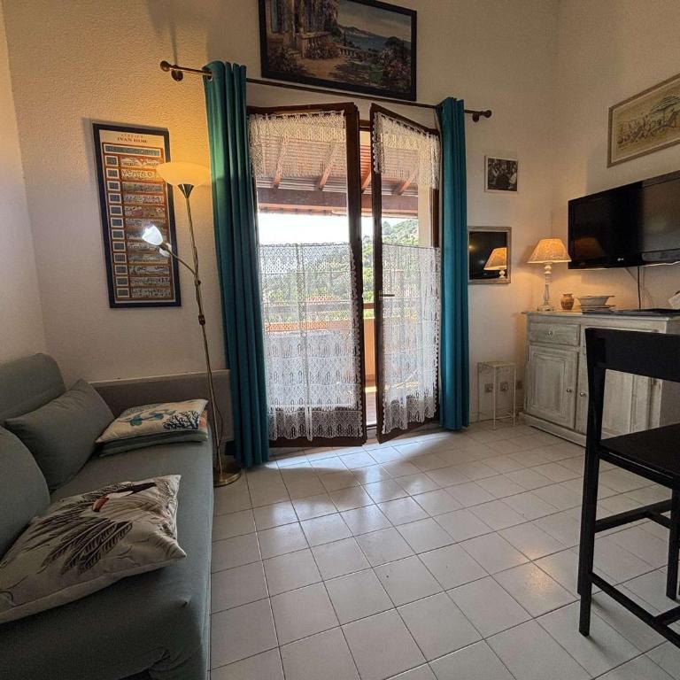 Studio mezzanine avec piscine, parking - 4 pers - Cavalaire - FR-1-226B-166 - Apartment - 12