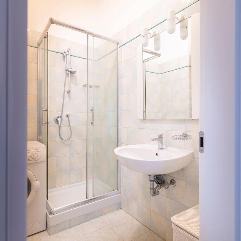 Attico con Terrazzo - Milano Centrale - Duomo 10 min - Appartamento con 2 Camere da Letto - 12