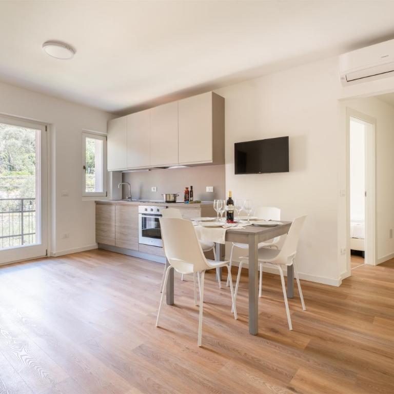 GARDA LIVING APARTMENTS Torbole 2 - Apartment mit 2 Schlafzimmern - 2