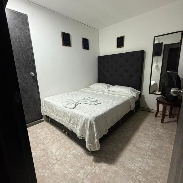 Casa hotel la 33 - Habitación Estándar - 1 cama grande - 3