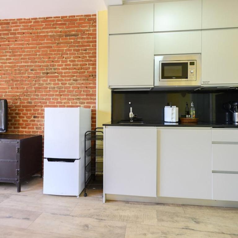 Studio with balcony Everything you need Temporary AMA144 - Studio - 16