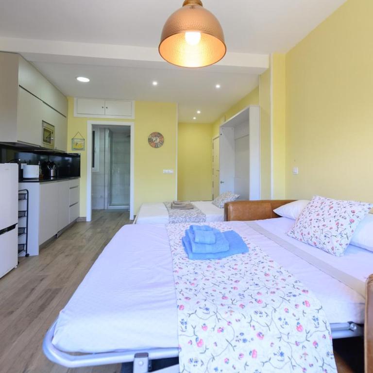 Studio with balcony Everything you need Temporary AMA144 - Studio - 47