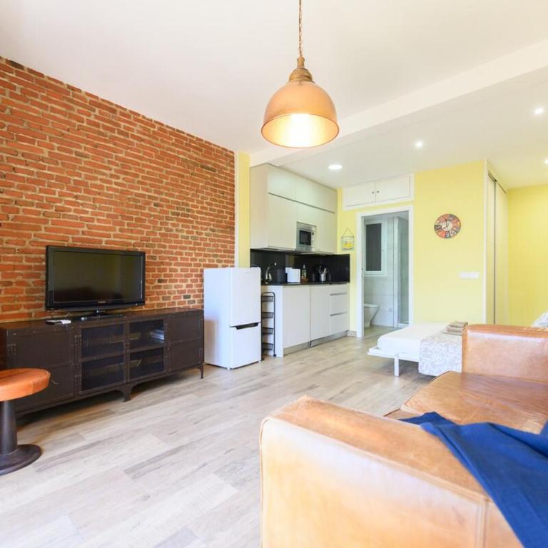 Studio with balcony Everything you need Temporary AMA144 - Studio - 50
