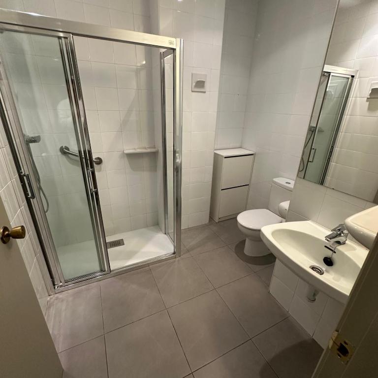 mikasita Bilbao - student housing & coliving - Double Room with Private Bathroom - 9