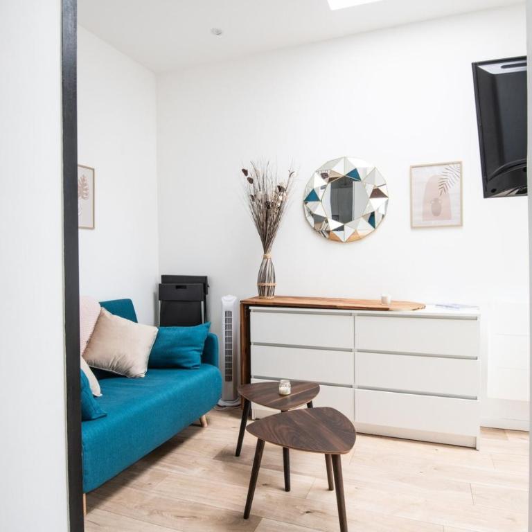 Small Functional & Quiet Apartment with courtyard - Apartment - 6