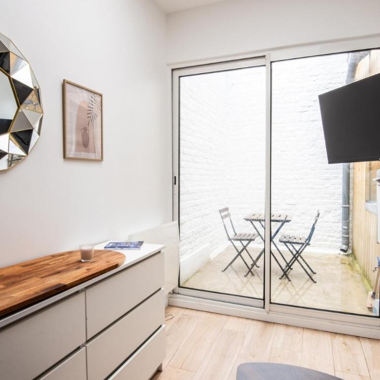 Small Functional & Quiet Apartment with courtyard - Apartment - 12