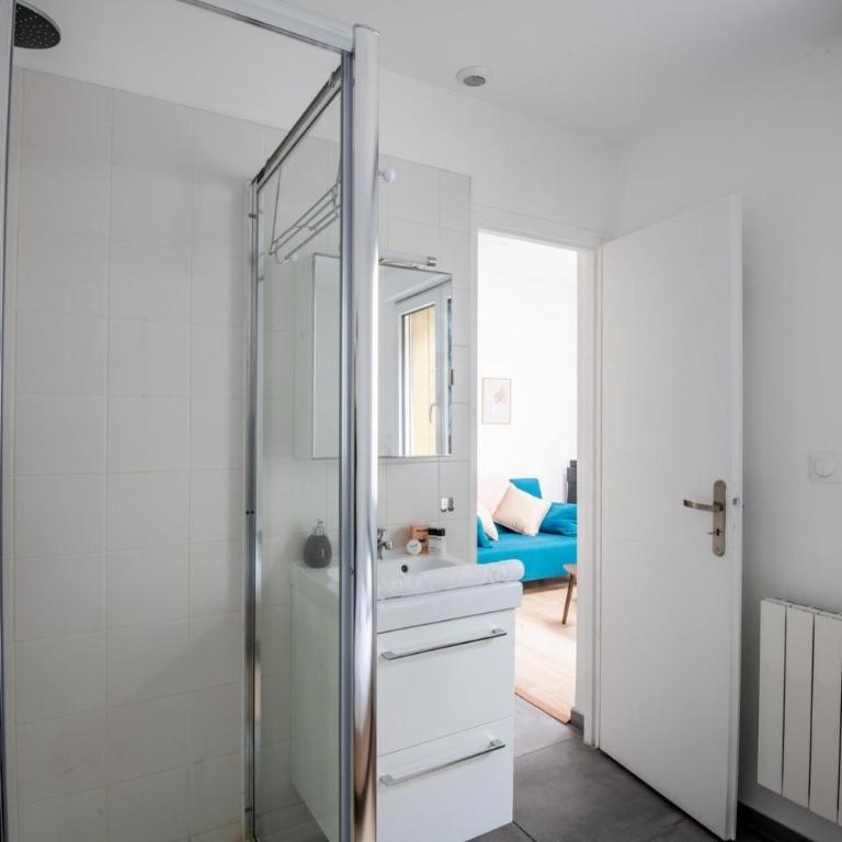 Small Functional & Quiet Apartment with courtyard - Apartment - 17