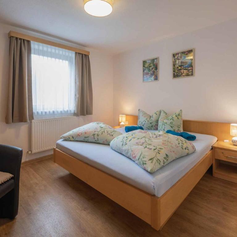 Ferienwohnungen Mischbach - Apartment mit 3 Schlafzimmern und Balkon - 7