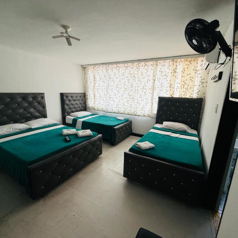 Hotel Mesón Milagroso - Habitación Familiar Estándar - 3