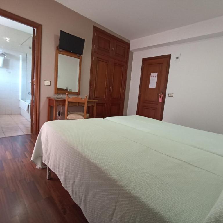 Hotel Galaico - Habitación Doble Económica - 1 o 2 camas - 2