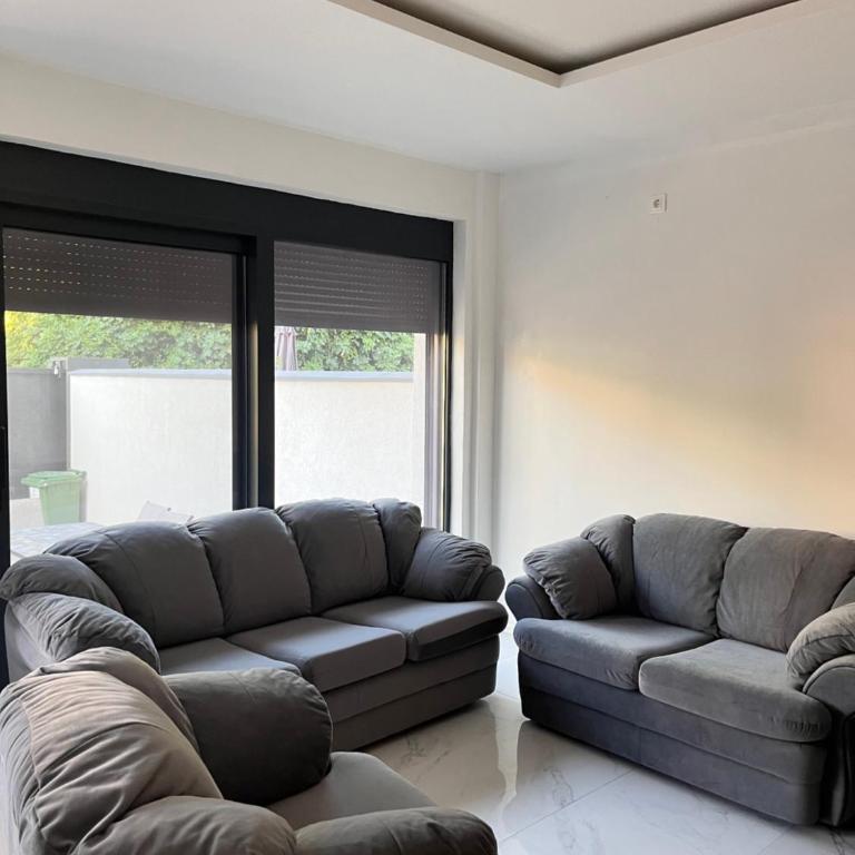 BarDeluxe - Two-Bedroom Apartment with Balcony and Terrace - 16