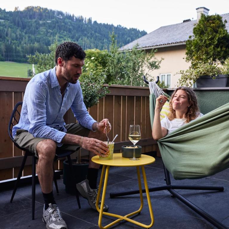 Hotel UND - smart alpine stay - Doppelzimmer mit Terrasse - 1