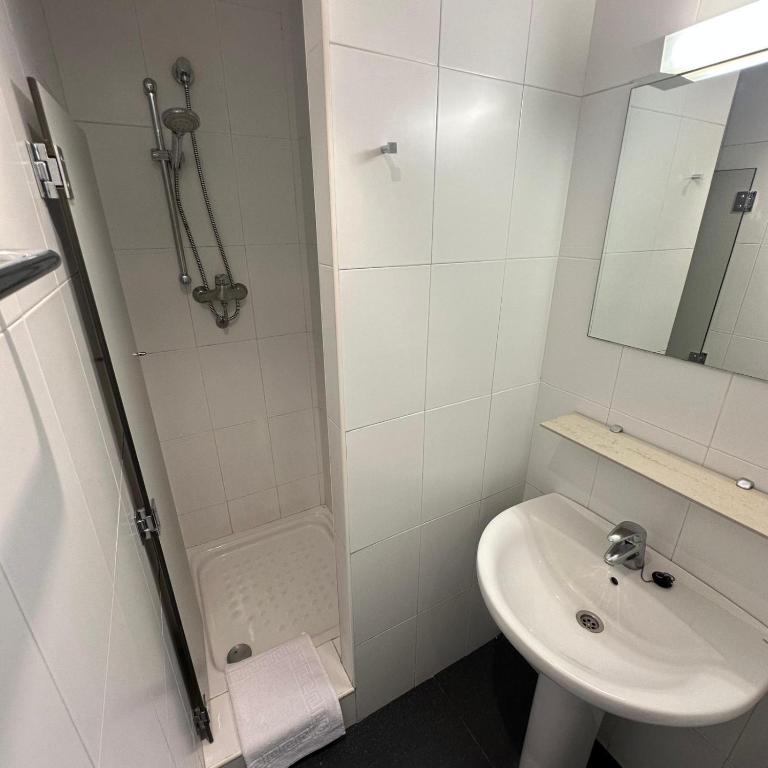 mikasita Pamplona Centro - student housing & coliving - Double Room with Private Bathroom - 11