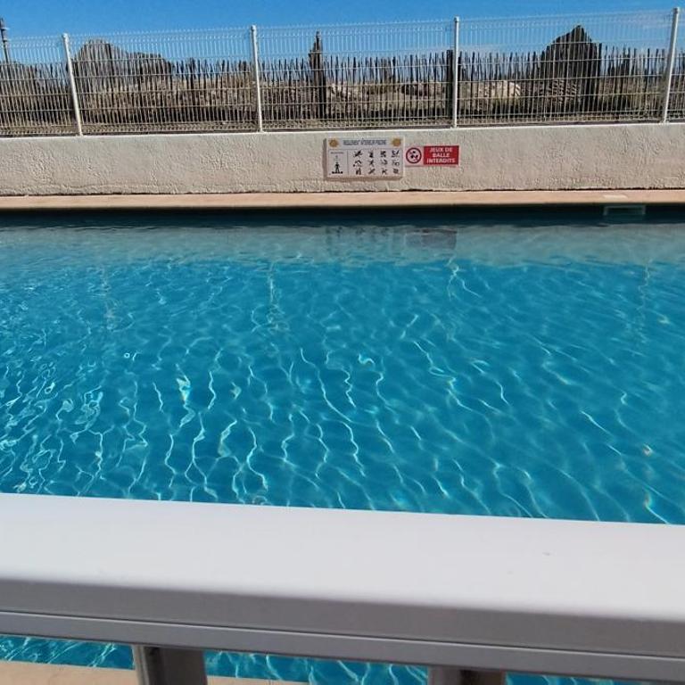 Studio Vue mer, Piscine, Wifi, Climatisation, Parking privé, Terrasse 1ère ligne - La Coulée Douce - Appartement - Vue sur Mer - 30