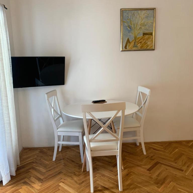 Reževići Apartments - One-Bedroom Apartment with Balcony and Side Sea View - 2