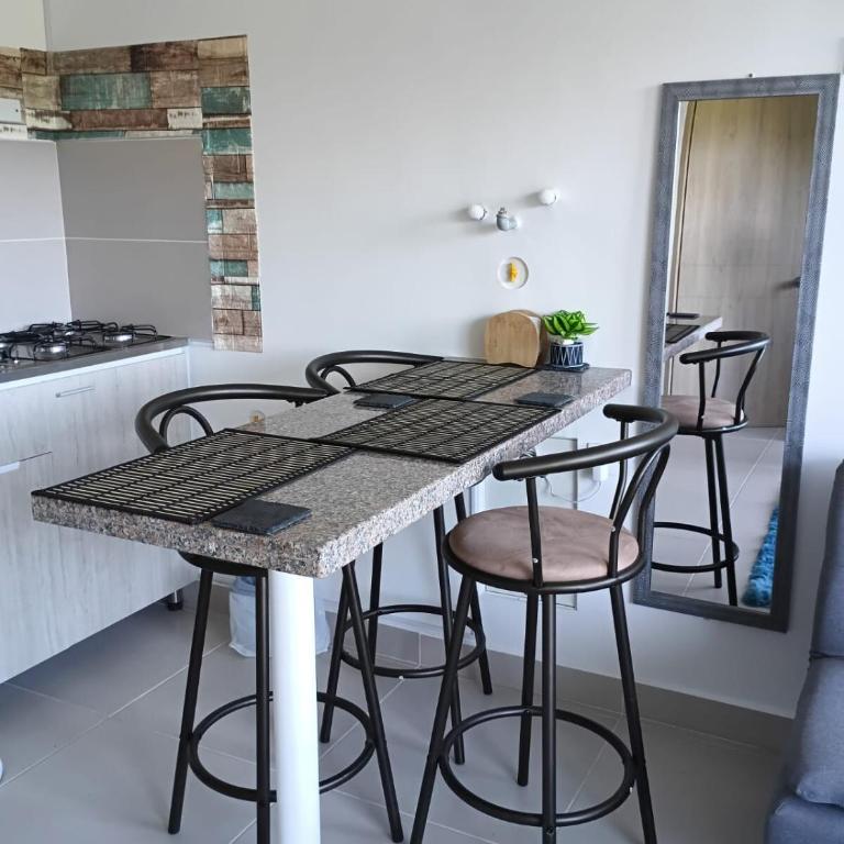 Aparta Estudio Santa Marta - Studio Apartment with Balcony - 18