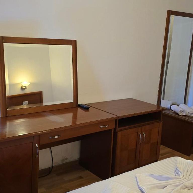 Hotel Porto Otrant - Dvokrevetna Soba sa Bračnim Krevetom i Terasom - 2