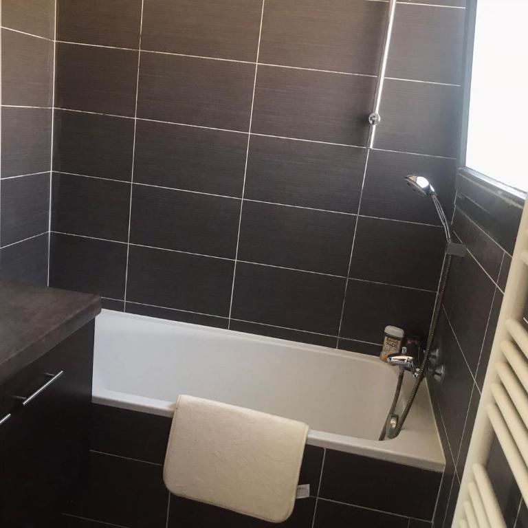 Marseille Endoume proche plage et Vieux Port - Chambre 2 Lits King-Size - 20