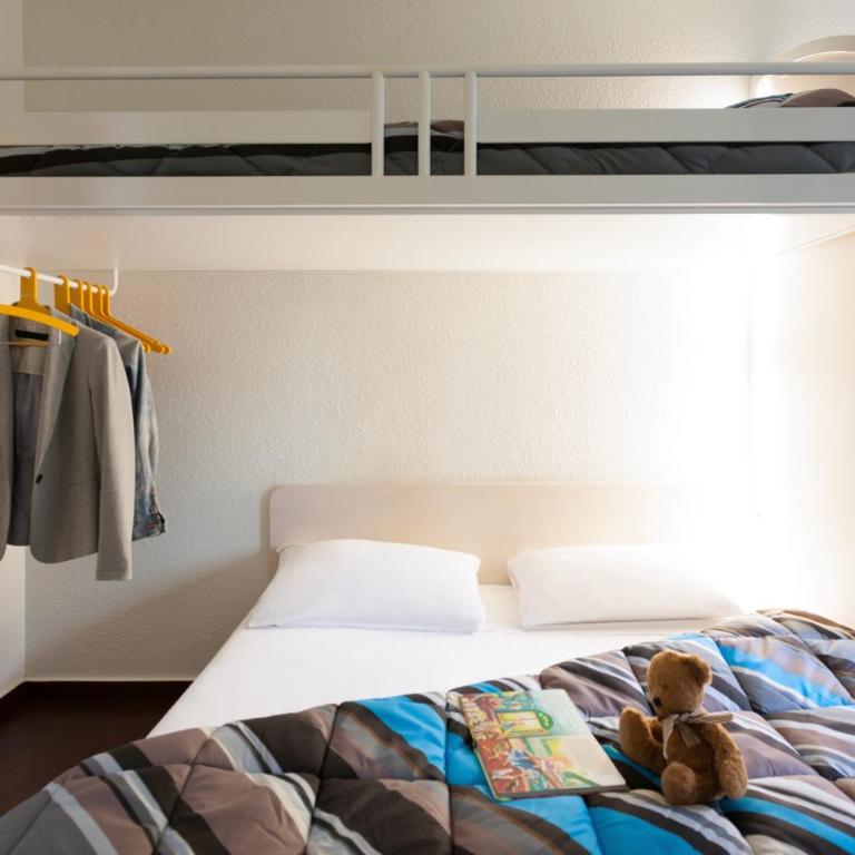 Hotel First Eco Dieppe - Chambre Triple avec Salle de Bains Commune - 7