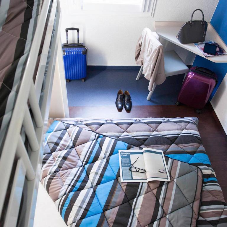 Hotel First Eco Dieppe - Chambre Triple avec Salle de Bains Commune - 10