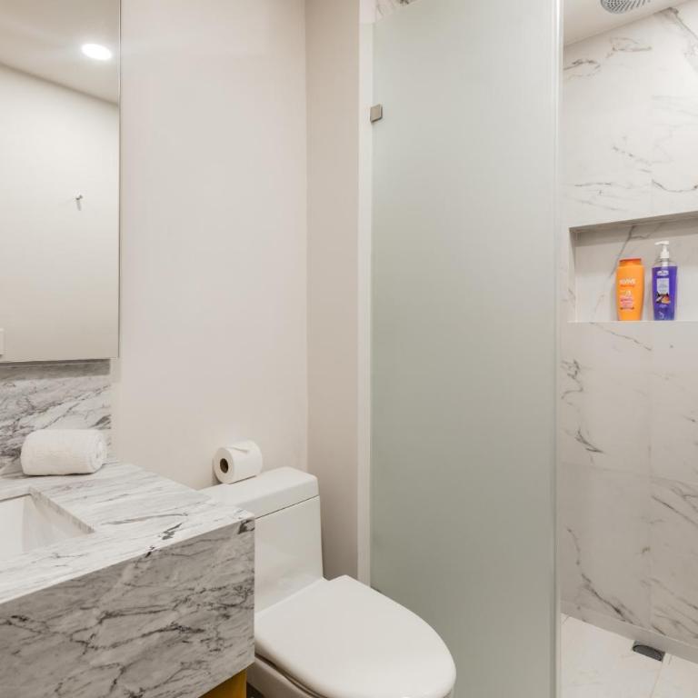 Luxury Condo of 4 Bedrooms - 1 - 8