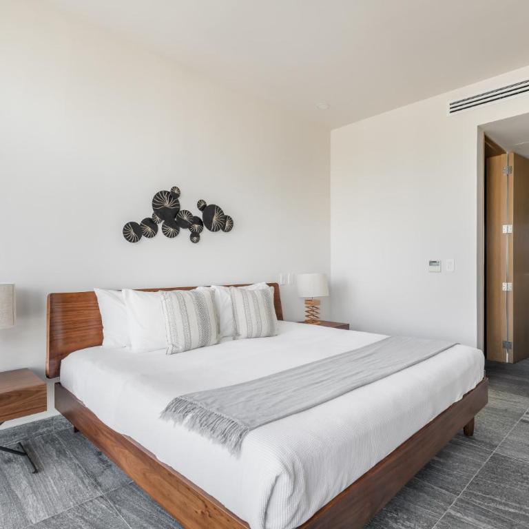 Luxury Condo of 4 Bedrooms - 1 - 5