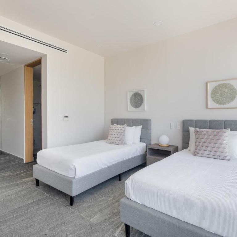 Luxury Condo of 4 Bedrooms - 1 - 11