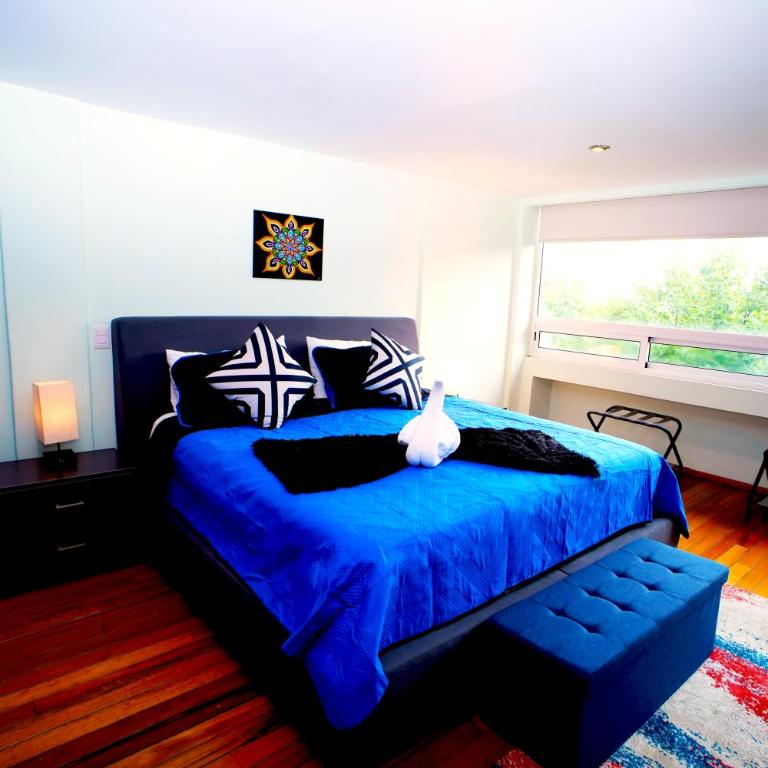 Casa Azul-Hidden Roma Norte Gem, City Views, 4BR - Apartamento - 32