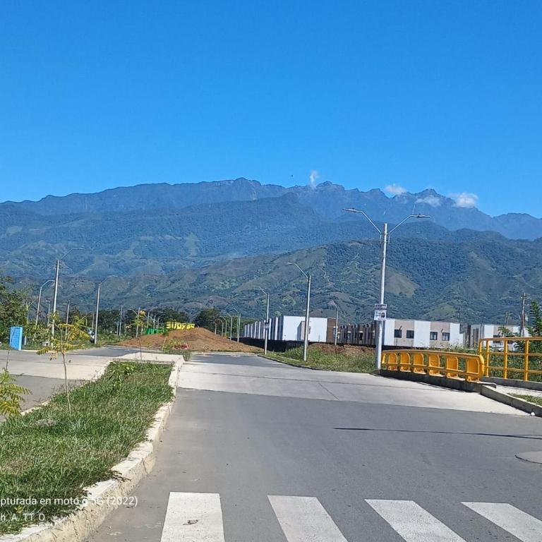 Casa Farallones, a las afueras de Jamundí-Ejecutivos, deportistas, familia, vacaciones, universitarios-a 25 minutos de clínica Valle de Lili y Centros comerciales, a 90 minutos del aeropuerto, turismo ecologico - Casa de 3 dormitorios - 18