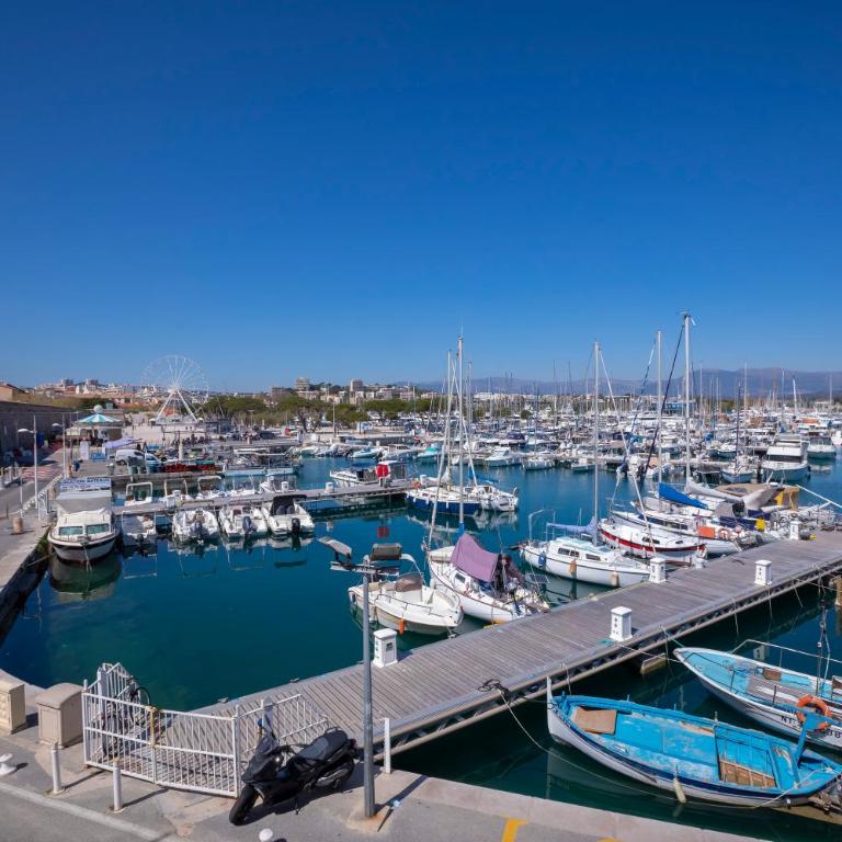 Studio Near Beach, Sea View & Garage - Happy Rentals - Studio with Terrace - 25
