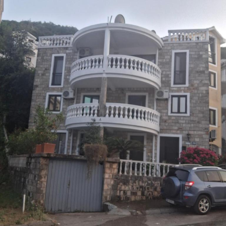 Hepi Budva - One-Bedroom Apartment - 1